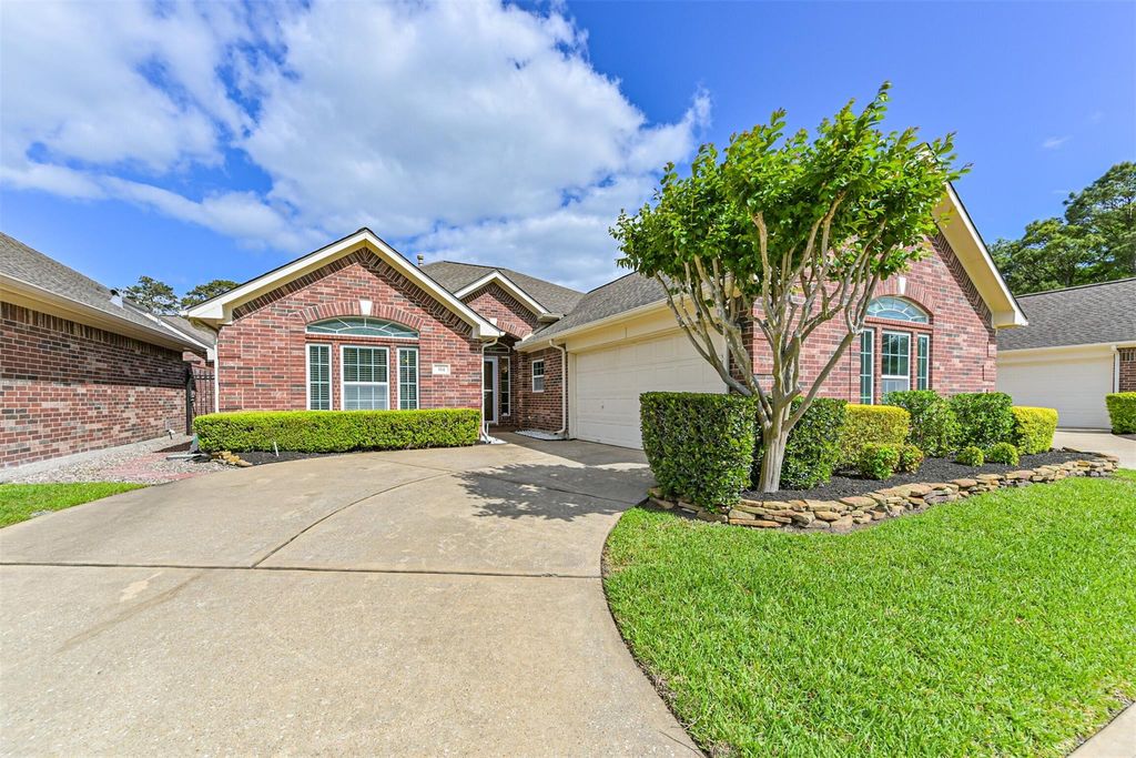 314 Parkwood Village Drive, Friendswood, TX 77546