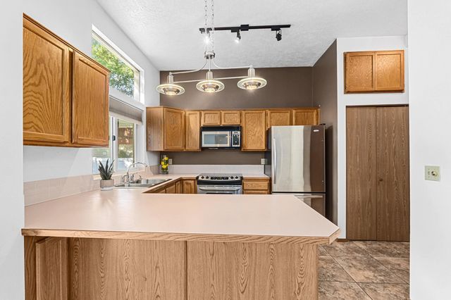 10602 E Nixon Ln, Spokane Valley, WA 99206