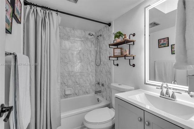 420 NW 70th Ave 228, Plantation, FL 33317