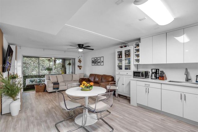 420 NW 70th Ave 228, Plantation, FL 33317