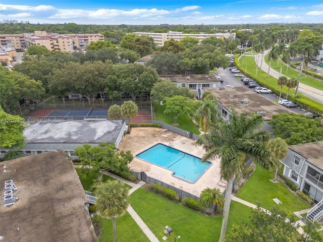 420 NW 70th Ave 228, Plantation, FL 33317