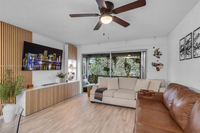 420 NW 70th Ave 228, Plantation, FL 33317