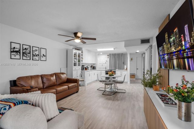 420 NW 70th Ave 228, Plantation, FL 33317