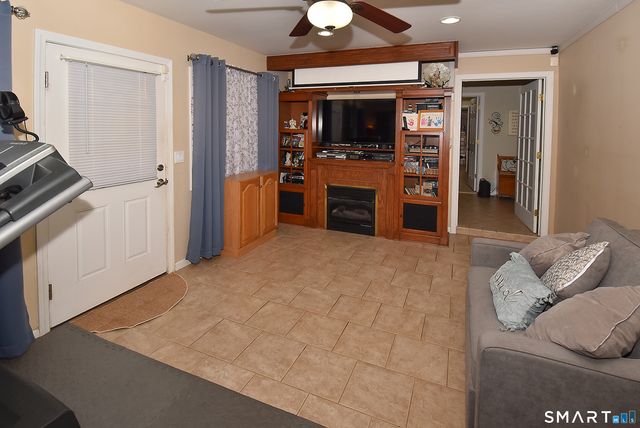 49 Green Manor Avenue, Windsor, CT 06095