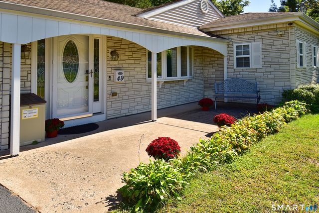 49 Green Manor Avenue, Windsor, CT 06095
