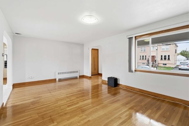 63 Taft St, Revere, MA 02151