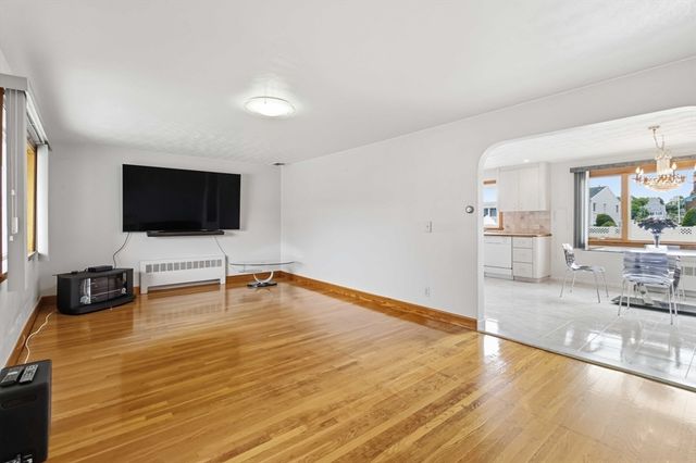63 Taft St, Revere, MA 02151