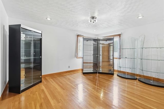 63 Taft St, Revere, MA 02151