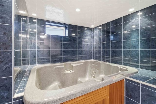 63 Taft St, Revere, MA 02151