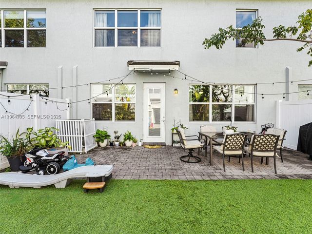 3953 Black Olive Lane 3953, Hollywood, FL 33021