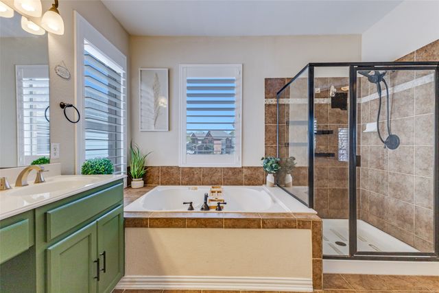 6803 Hawks Nest Court, Dallas, TX 75227