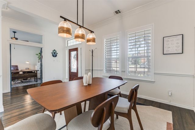 6803 Hawks Nest Court, Dallas, TX 75227