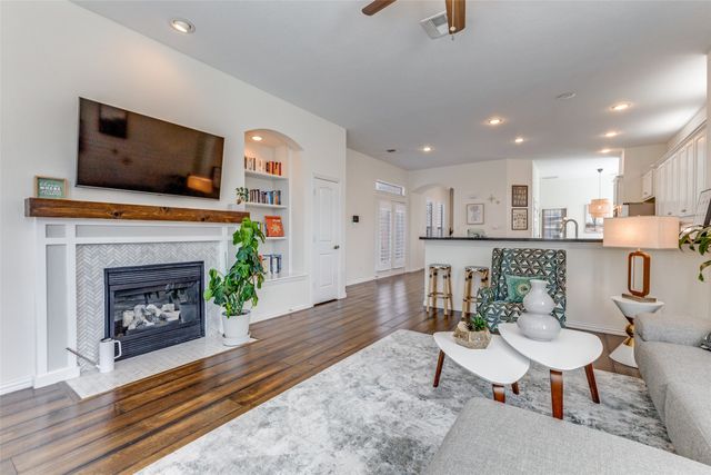 6803 Hawks Nest Court, Dallas, TX 75227