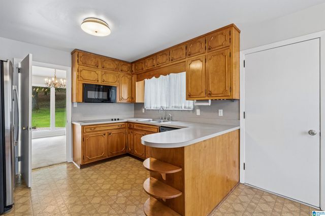 923 PINEHAVEN DRIVE, Hueytown, AL 35023