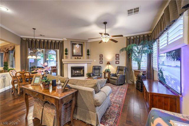 7869 Mosaic Harbor Avenue, Las Vegas, NV 89117
