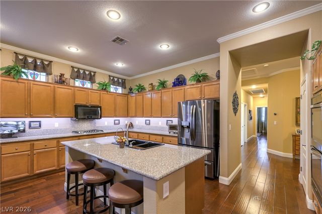7869 Mosaic Harbor Avenue, Las Vegas, NV 89117