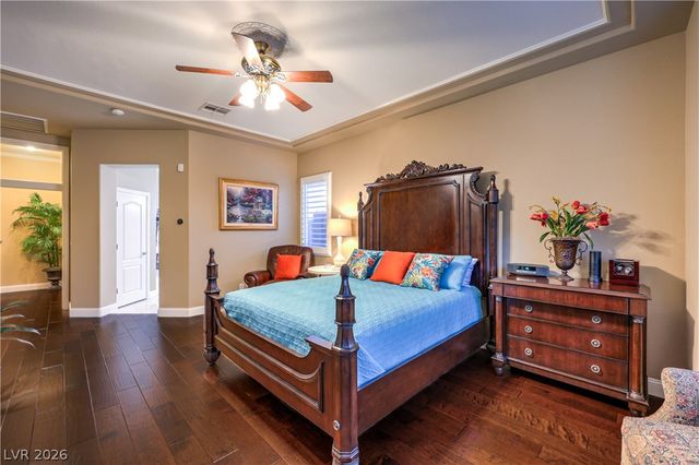 7869 Mosaic Harbor Avenue, Las Vegas, NV 89117