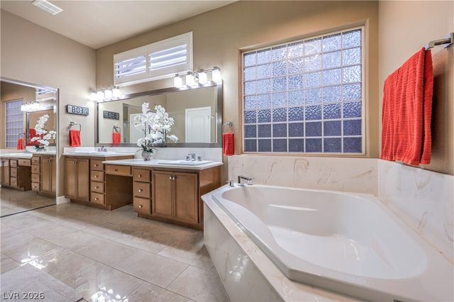 7869 Mosaic Harbor Avenue, Las Vegas, NV 89117
