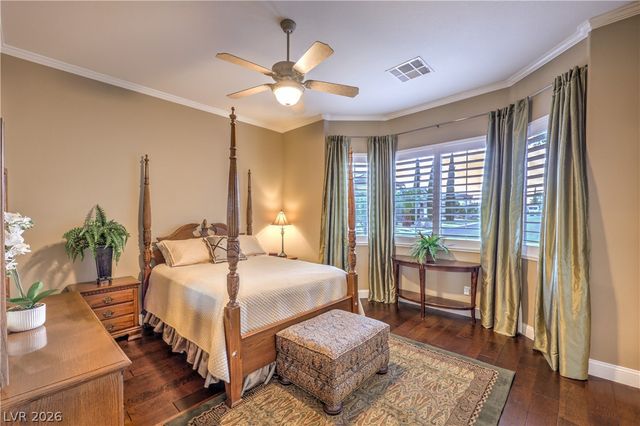 7869 Mosaic Harbor Avenue, Las Vegas, NV 89117