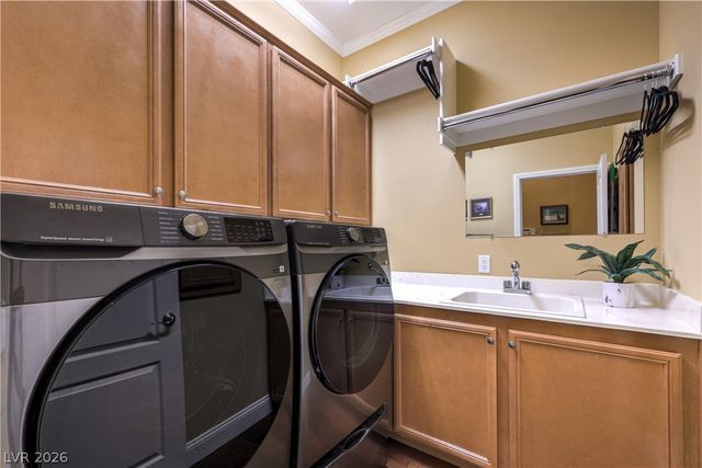 7869 Mosaic Harbor Avenue, Las Vegas, NV 89117
