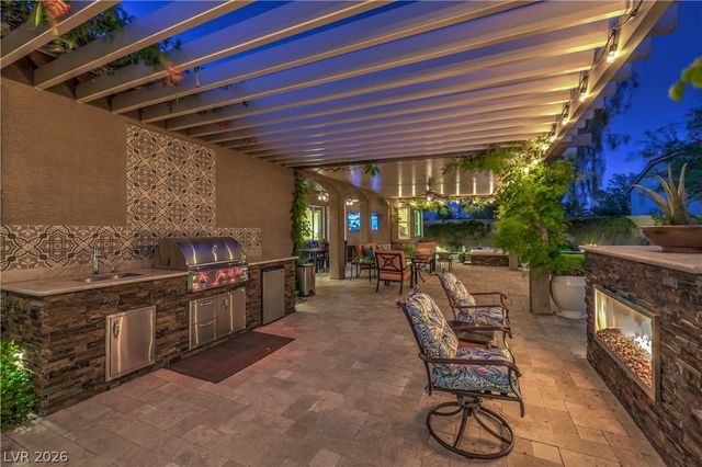 7869 Mosaic Harbor Avenue, Las Vegas, NV 89117