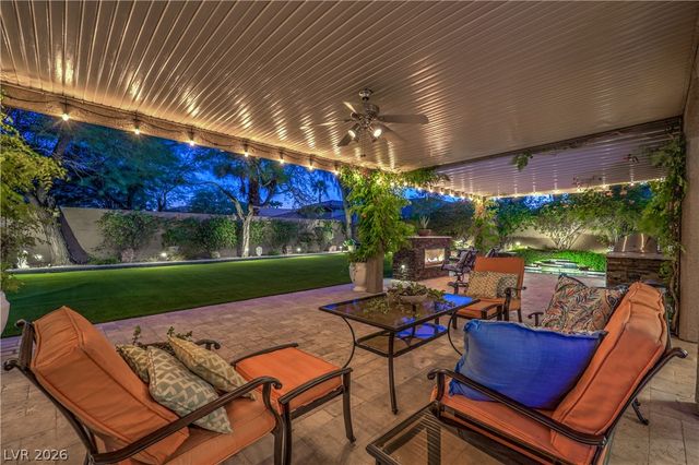 7869 Mosaic Harbor Avenue, Las Vegas, NV 89117