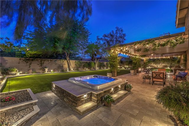 7869 Mosaic Harbor Avenue, Las Vegas, NV 89117