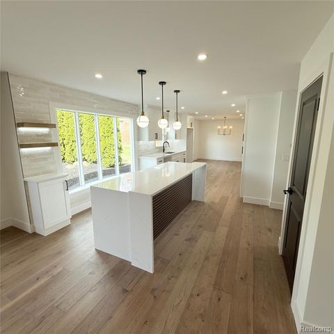 7275 Old Coach Trail, Washington, MI 48094