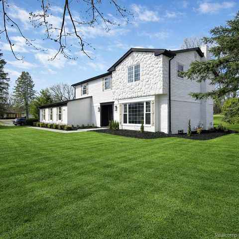 7275 Old Coach Trail, Washington, MI 48094
