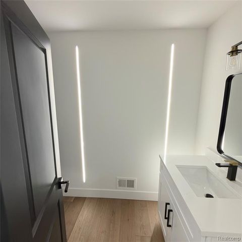 7275 Old Coach Trail, Washington, MI 48094