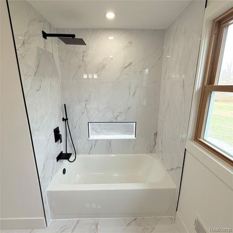 7275 Old Coach Trail, Washington, MI 48094