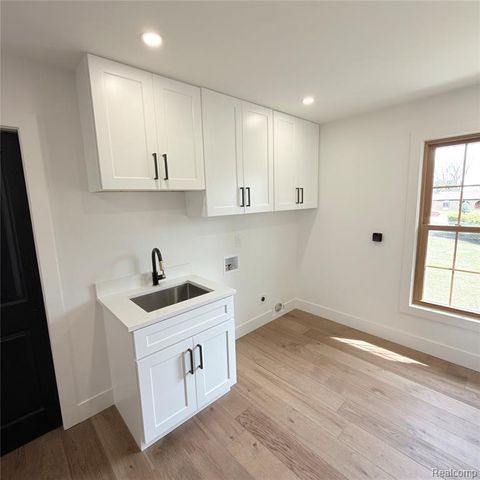 7275 Old Coach Trail, Washington, MI 48094