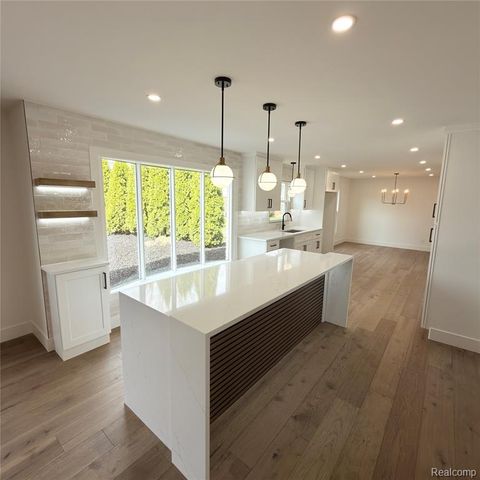 7275 Old Coach Trail, Washington, MI 48094