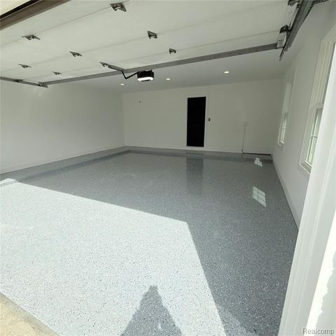 7275 Old Coach Trail, Washington, MI 48094