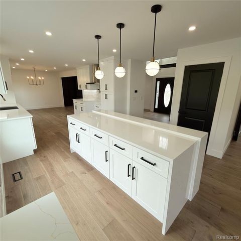 7275 Old Coach Trail, Washington, MI 48094