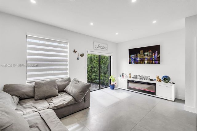 14782 SW 181st Ter, Miami, FL 33187