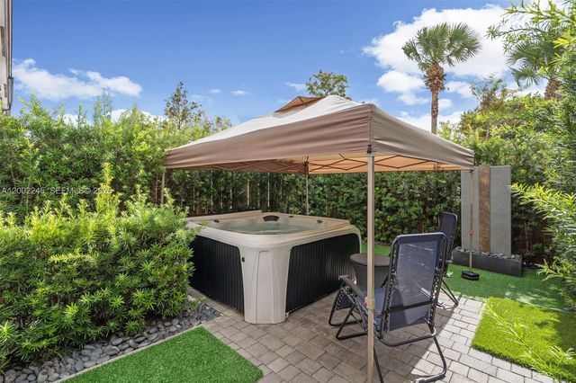 14782 SW 181st Ter, Miami, FL 33187