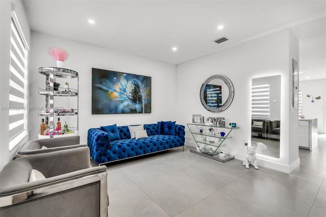 14782 SW 181st Ter, Miami, FL 33187