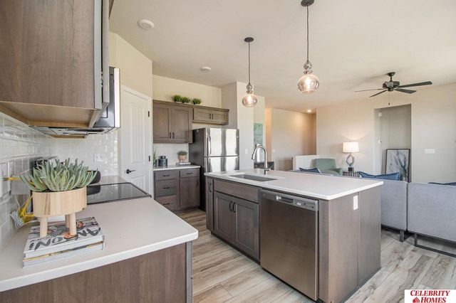 10504 Portage Drive, Papillion, NE 68046