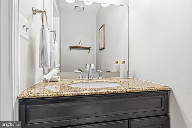 20 S MONTANA ST, Arlington, VA 22204