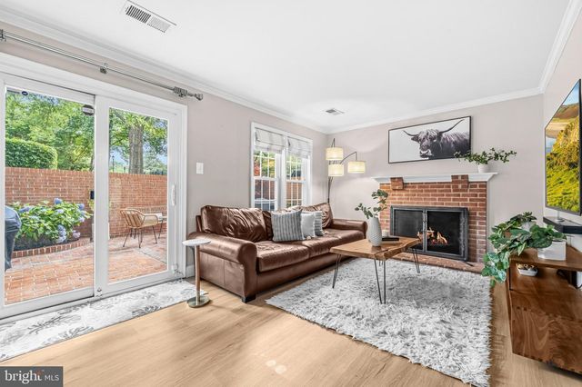 20 S MONTANA ST, Arlington, VA 22204
