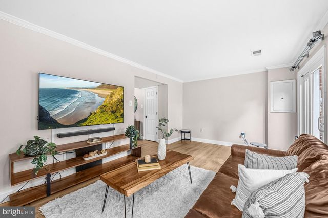 20 S MONTANA ST, Arlington, VA 22204