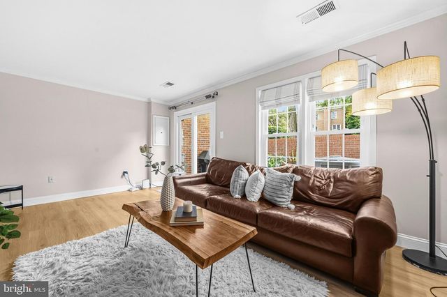 20 S MONTANA ST, Arlington, VA 22204