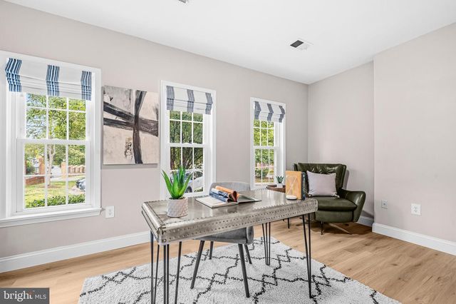 20 S MONTANA ST, Arlington, VA 22204