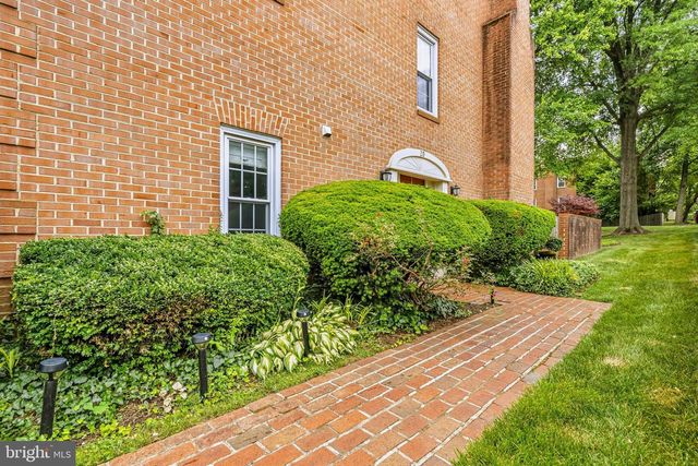 20 S MONTANA ST, Arlington, VA 22204