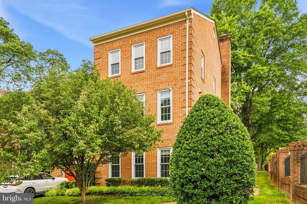 20 S MONTANA ST, Arlington, VA 22204