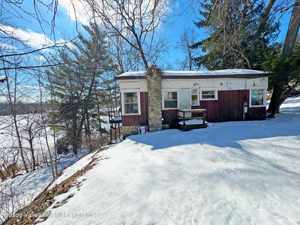 315 Lake Drive, Lake Peekskill, NY 10537