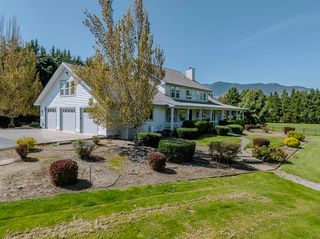 206 Blue Water Lane, Grants Pass, OR 97527