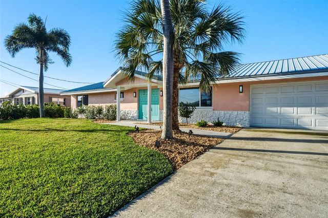 105 LELAND STREET SE, Port Charlotte, FL 33952