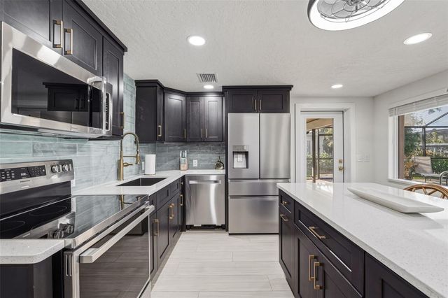 105 LELAND STREET SE, Port Charlotte, FL 33952